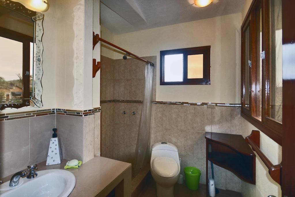 The Galeodan Suites Puerto Baquerizo Moreno Exteriör bild