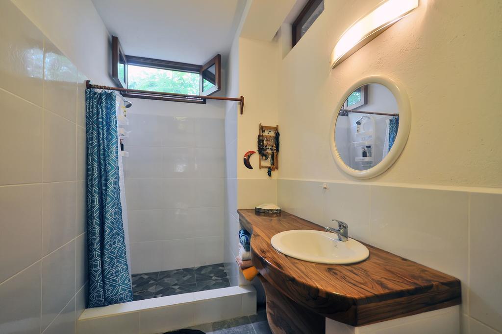 The Galeodan Suites Puerto Baquerizo Moreno Exteriör bild