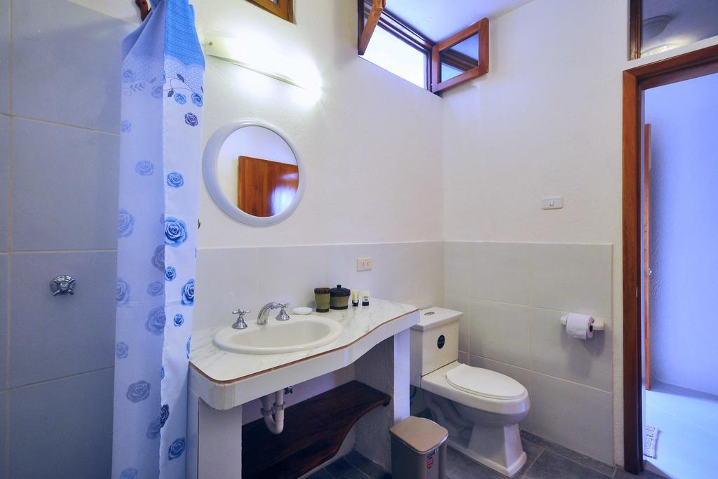 The Galeodan Suites Puerto Baquerizo Moreno Exteriör bild