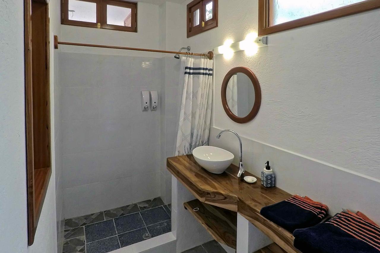 The Galeodan Suites Puerto Baquerizo Moreno Exteriör bild