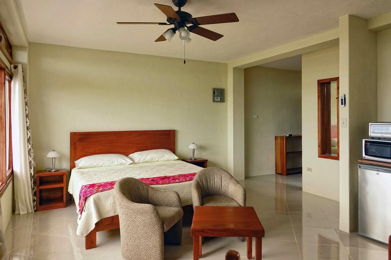 The Galeodan Suites Puerto Baquerizo Moreno Exteriör bild